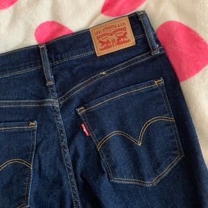 DARK BLUE LEVIS